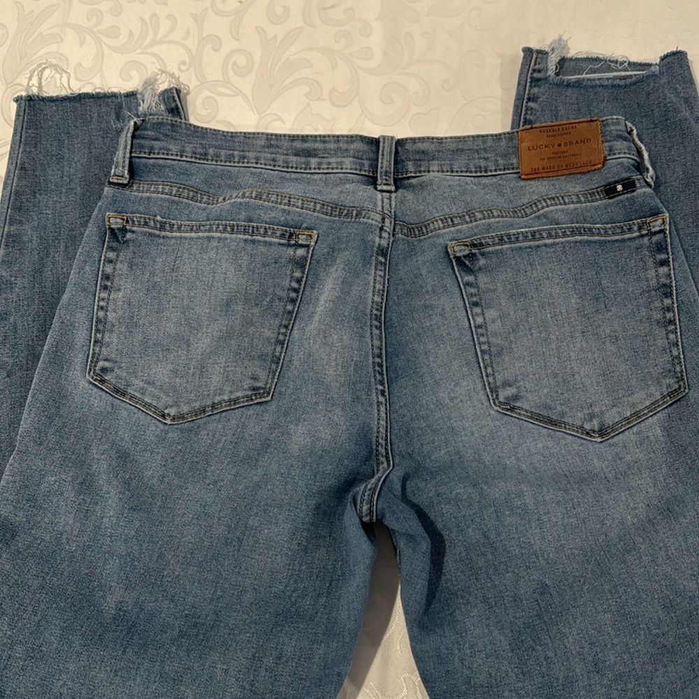 ๐Lucky Brand Eva Skinny Jeans. Ladies 10 - Picture 7 of 14